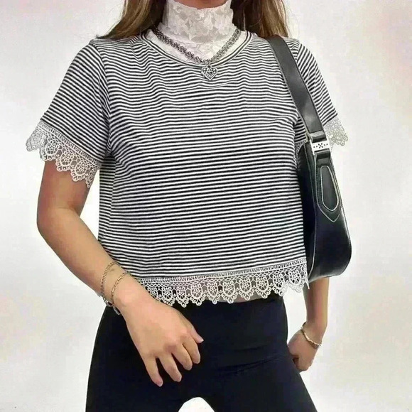 Lace hem  baby tee - Picture 1 of 3